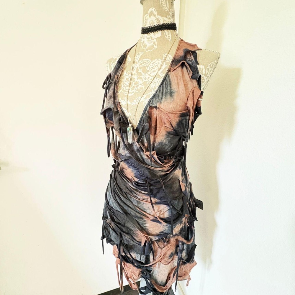 Shein Curve Deconstructed Shredded Mini Dress, Tie Dye Print, Plus Size 3XL - Picture 4 of 6